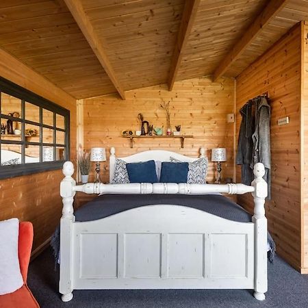 Secret & Secluded Sedlescombe Villa Батъл Екстериор снимка