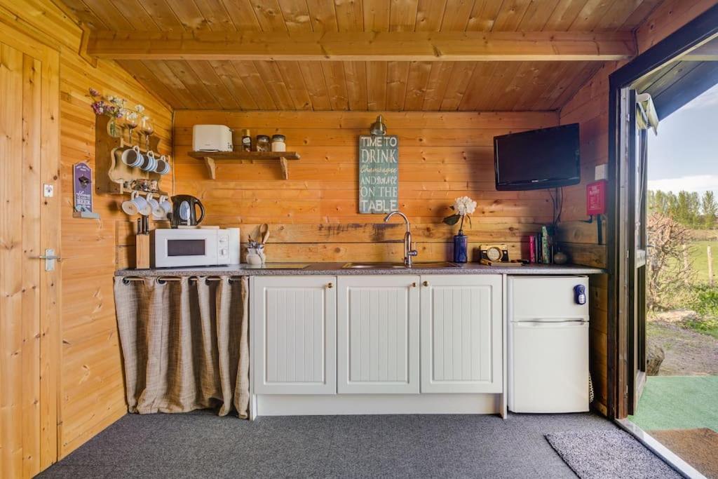 Secret & Secluded Sedlescombe Villa Батъл Екстериор снимка