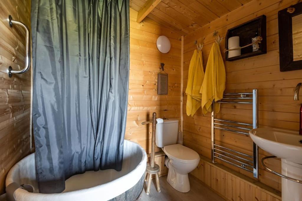 Secret & Secluded Sedlescombe Villa Батъл Екстериор снимка